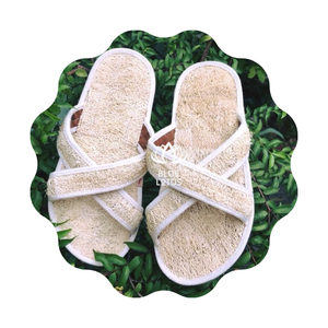 Pantoufles Luffa à bas prix pantoufles de douche imperméables faciles à nettoyer les pieds écologiques de Blue Lotus Farm - Product Image 1