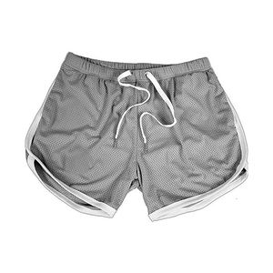 Vente en gros de shorts de fitness en maille écologiques à séchage rapide pour hommes, logo personnalisé, sublimation, décontracté, solide pour la plage et la natation - Product Image 3