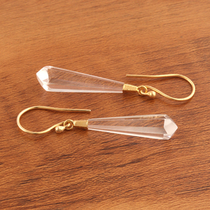 Pendientes con forma de lágrima de cuarzo transparente, pendientes de gancho de alambre de oreja chapados en oro, pendientes colgantes de diseño - Product Image 1