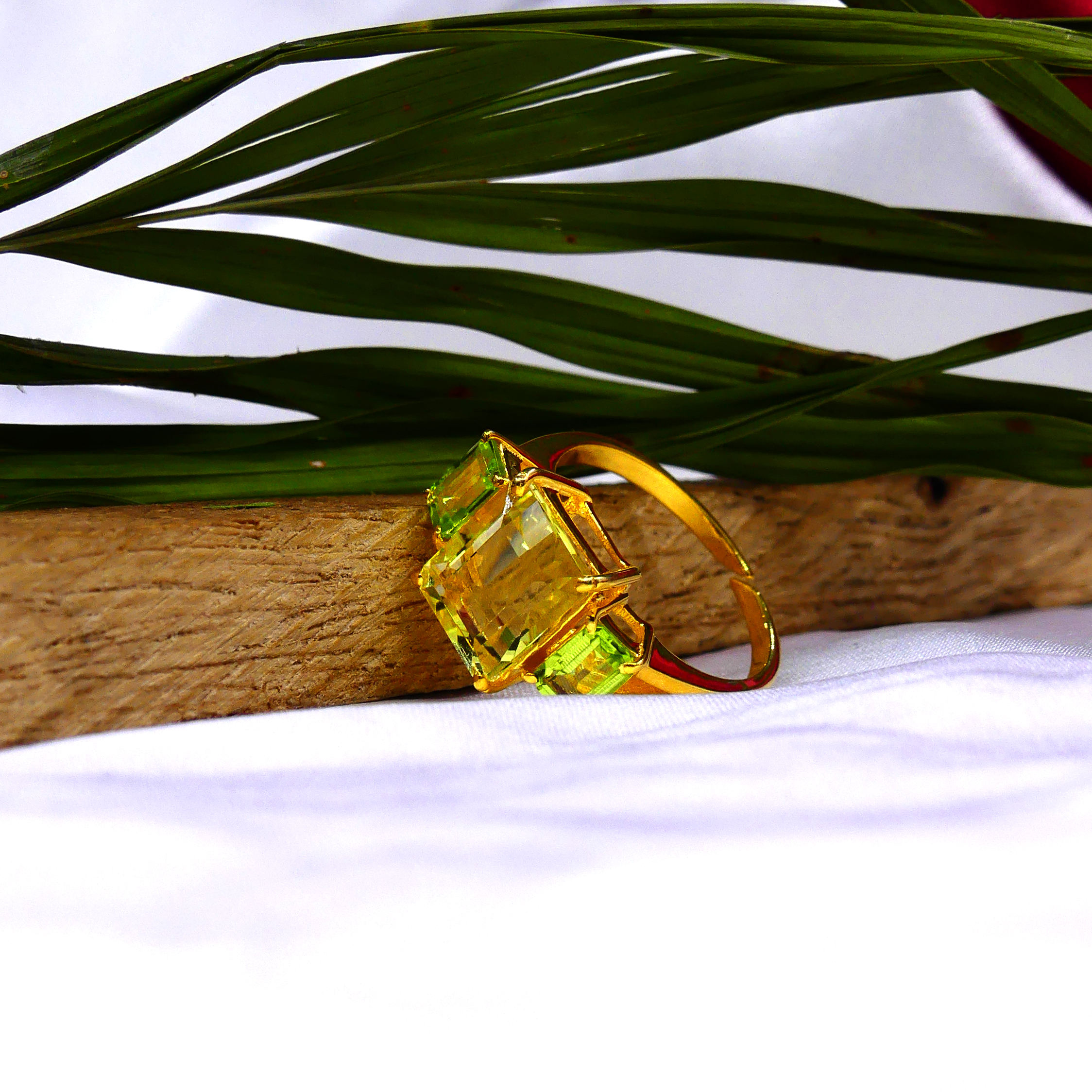 สีเหลือง