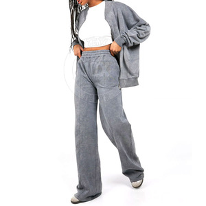 Commande en gros de survêtements pour femmes, lavage à l'acide, deux pièces, pour femmes, style streetwear, survêtement minimaliste à lavage à l'acide - Product Image 1