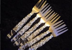 Ensemble de fourchettes en acier inoxydable avec poignée micro perlée de couleur orange, parfait pour les ustensiles de cuisine à domicile, les hôtels et les restaurants. - Product Image 4