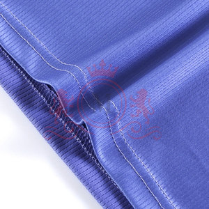Camiseta de Fútbol Geométrica Azul y Blanca para Hombre, Manga Corta, Cuello en V, Poliéster que Absorbe la Humedad, Ajuste Atlético, para Todas las Temporadas - Product Image 5