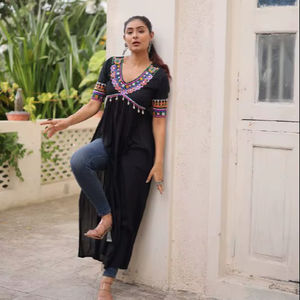 Superbe dupatta imprimé fait main en dentelle, pour tenue de bureau formelle, longueur standard, en rayonne Chanderi brodée, idéal pour les fêtes. - Product Image 1