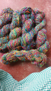 เส้นด้ายไหมกล้วยคุณภาพดีหลากสีสัน ผลิตตามสั่ง ทำจากเส้นใยเรยอน วิสโคส และไหมรีไซเคิล - Product Image 3