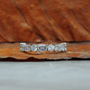 0,88 CTW Lab Grown Diamond Half Eternity Pave Set en oro amarillo CVD Wedding Band Anillos de regalo de aniversario - Product Image 1