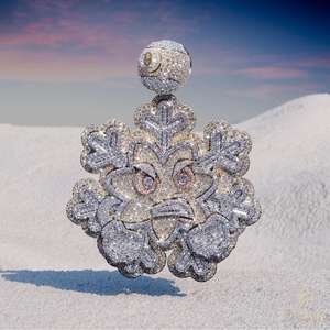 Pendentif Aigle Royal de Luxe Sertie de Moissanite avec Finition Or Bicolore - Product Image 3