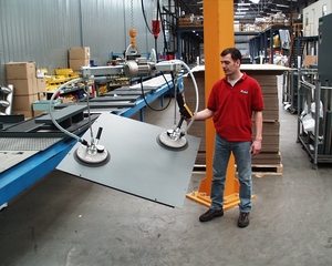 Poussoir à vide compact VacuBoyVario VBV de haute qualité pour tôle d'aluminium Bon prix et manutention flexible - Product Image 2