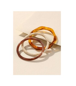 Servilletero de resina de Estilo Vintage para decoración de mesa de comedor rústica en el hogar o eventos diseñado con un toque artístico duradero - Product Image 1