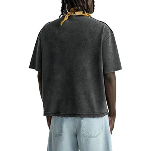 Vente en Gros T-shirts pour Hommes Logo Personnalisé Simple Extra Long Incurvé Déchiré Ourlet Scoop Bas Personnalisable Logo T-shirts Hommes - Product Image 4