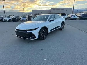 Toyota Crown XLE 2023 d'occasion en bon état - Product Image 4