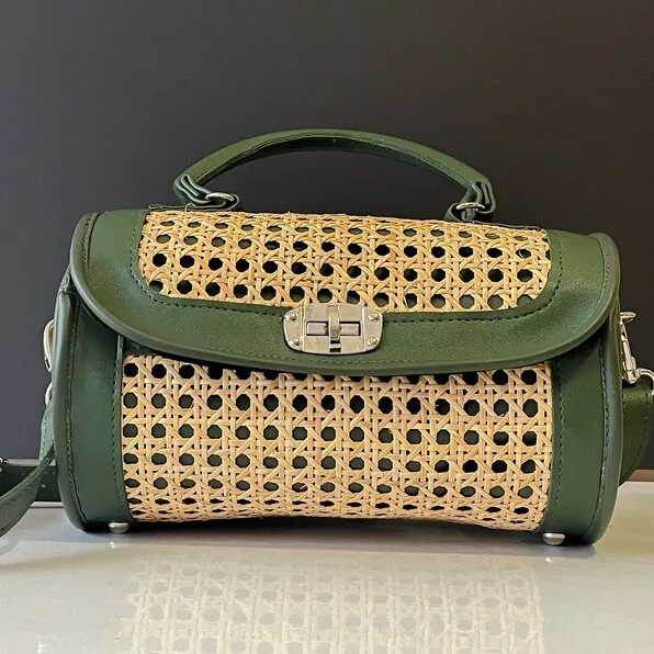 Bolsa feminina luxuosa de ombro rattan, bolsa de mão com alças de couro