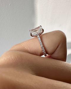 Anillo de Diamante Cultivado en Laboratorio con Corte Radiante Certificado por IGI, 3.50 Ct, Anillo de Compromiso con Diamante CVD, Oro Amarillo de 14k, Joyería Fina para Novia - Product Image 4