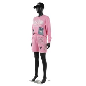 Conjunto de Sudadera y Pantalones Cortos de Felpa de Algodón de Lujo 100% Algodón para Mujer, con Paneles de Mezclilla y Logotipo Personalizado Serigrafiado - Product Image 4