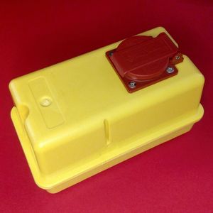 Boîtier haute performance PS-14H8 pour une prise SCHUKO - Product Image 1