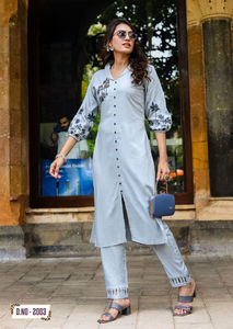 ชุดเรยอนเคอร์ตา/เกอร์ติแฟนซีน้ำหนักเบาพร้อมดีไซน์พิมพ์ลายสำหรับสาวออฟฟิศและงานปาร์ตี้ - Product Image 3