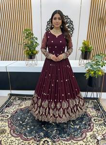 Nouveaux costumes exclusifs pour fêtes et mariages, en faux georgette, avec broderie lourde, robe à sequins et dupatta brodé de sequins - Product Image 3