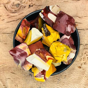 Cristal de jaspe Mookaite en bruto natural sin tratar, piedra preciosa áspera suelta, tamaño personalizado para la fabricación de joyas - Product Image 1