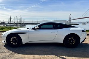 รถ Aston Martin DB11 AMR ปี 2019 สภาพดีเยี่ยม มือสอง - Product Image 2