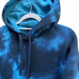 Venta caliente de las mujeres Blue Tie Dye Pullover Hoodie Cotton Fleece Cropped Pullover Hooded Streetwear Top - Product Image 3