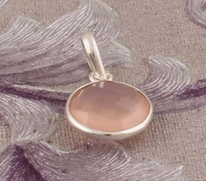 Collier pendentif coeur en quartz rose pour femme, lunette en argent faite à la main avec bijoux en pierres précieuses plaqués or - Product Image 5