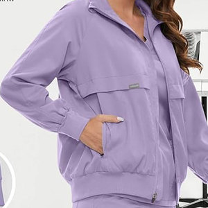 Compra a granel Chaquetas de fregado Logotipo personalizado Opciones de color Chaquetas médicas de fregado para suministro de hospital - Product Image 6
