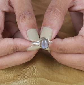 Vente en gros classique Bague de créateur en argent sterling 925 pour l'éternité en vermeil Labradorite Pierre précieuse Diamant Incrusté Lunette Anniversaire - Product Image 4