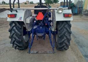 Tracteur à roues 2RM Farmtrac Champion d'occasion 2012 avec moteur et composants essentiels - Product Image 3