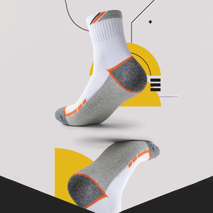 Venta al por mayor de calcetines deportivos atléticos de secado rápido para hombres MOQ bajo 10 pares de logotipo personalizado Venta en línea - Product Image 5