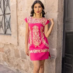 Heiß verkaufendes mexikanisches besticktes Maxi kleid Hochzeits stil Traditionelles mexikanisches Kleid Artisanal Mexican Party Dress Blumen baumwolle