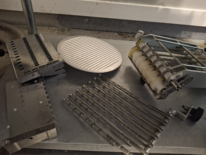 Cortadora automática A 404 usada con transportador de acero inoxidable para plantas de procesamiento de carne a precio económico - Product Image 5