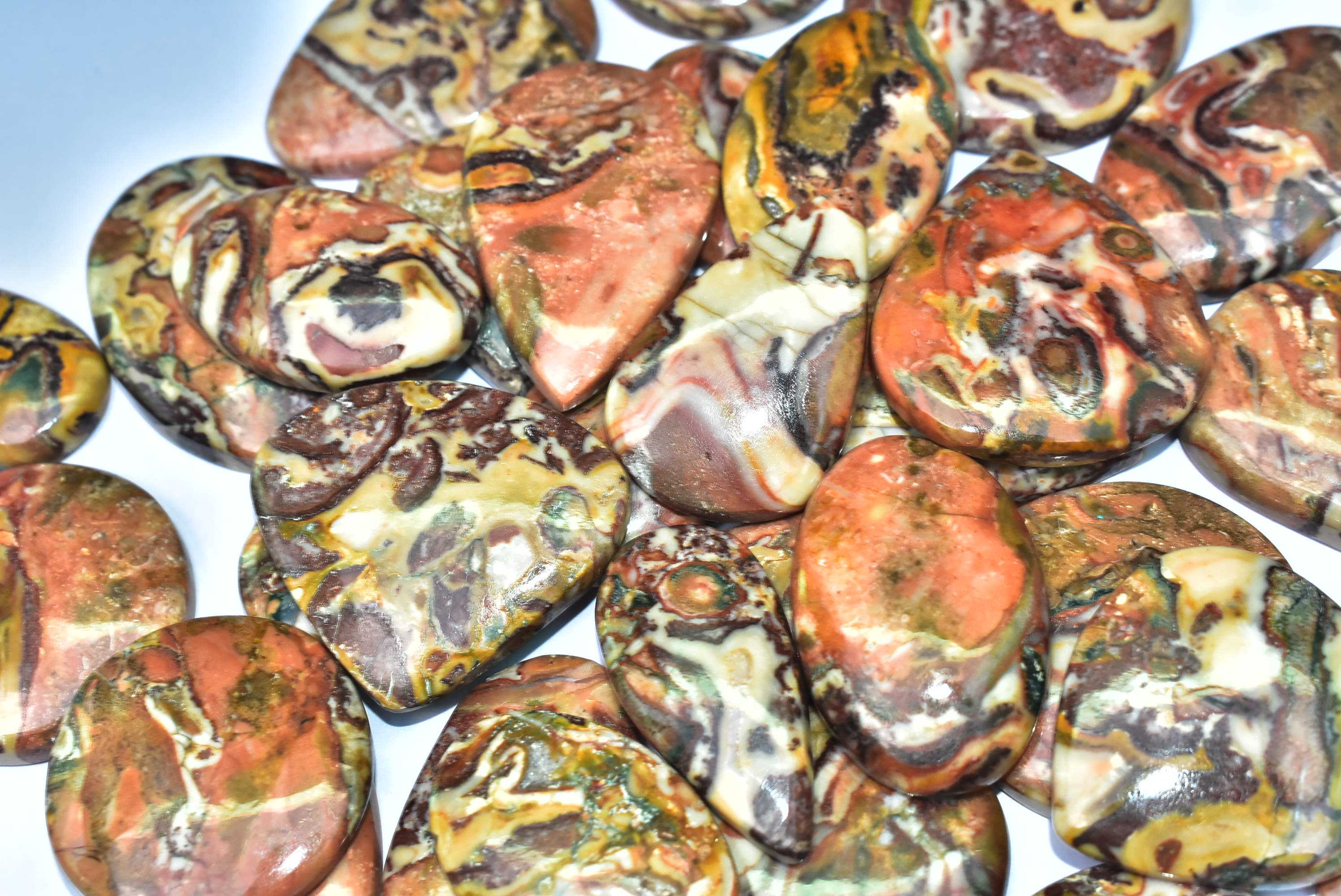 สีน้ำตาล