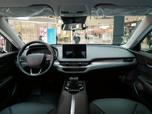 รถยนต์หรูหราพลังงานใหม่ระยะไกล ปี 2022 หงฉี EQM5 - Product Image 3