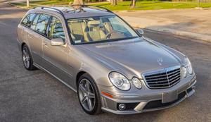 Mercedes-Benz E63 AMG Break 2007 d'occasion en bon état, moteur V8 de 6,2 litres, pack Premium 1 - Product Image 4