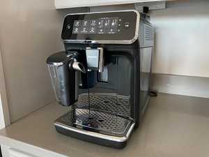 En Venta, Cafetera Espresso Automática Serie P 5400 - Espumador de Leche LatteGo, 12 Cafés, 100% Original de Fábrica Sellado - Product Image 3