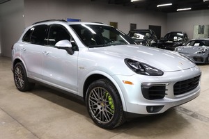 Porsche Cayenne S E-Hybrid Platinum Edition 2017 Usado en Perfectas Condiciones, 416 hp, Sistema Híbrido Enchufable, Tracción en las Cuatro Ruedas - Product Image 4