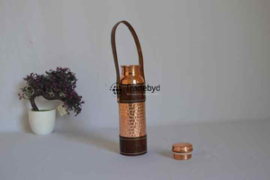 ขวดทองแดงที่เน้นสุขภาพโดย tradebyd ดีไซน์อายุรเวทแบบดั้งเดิมที่สมบูรณ์แบบสำหรับการใช้งานในชีวิตประจำวันและกิจวัตรการดีท็อกซ์ - Product Image 4