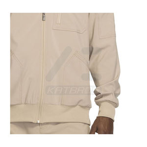 Blouse médicale moderne conçue pour les milieux de travail de la santé, alliant utilité, confort et design professionnel - Product Image 3