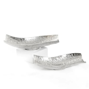 Bol décoratif pour la maison Pièce maîtresse en aluminium plaqué argent Bols à fruits de forme ovale Bol de rangement en métal fini rugueux - Product Image 6
