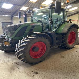 Tractores Fendt 513 Vario con consumo de combustible eficiente para la agricultura - Product Image 3