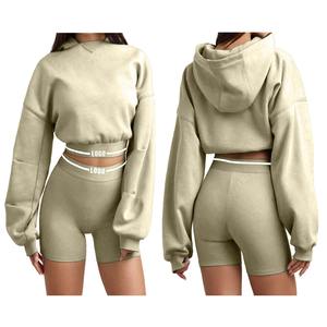 Conjuntos de sudaderas con capucha y pantalones cortos cómodos y elegantes para mujer Ropa informal de invierno y verano con diseño forrado - Product Image 3