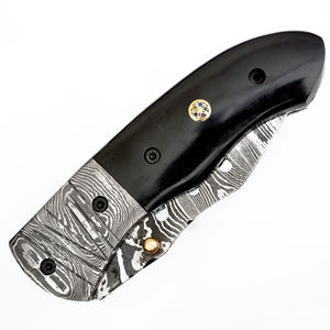 Cuchillo plegable de acero de Damasco hecho a mano con mango de cuerno personalizable, regalo de padrino para él. - Product Image 3