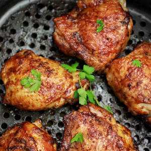 Cuisses de poulet congelées Fournisseur de gros Exportateur de vrac Certifié halal Cuisses de poulet désossées sans peau et pièces de volaille - Product Image 2