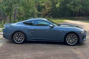 Ford Mustang GT Coupé Usado 2024 - Product Image 2