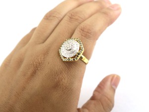 Anillo de Compromiso y Matrimonio de Plata de Ley 925 con Diamante Hexagonal Hecho a Mano para Mujer - Product Image 5