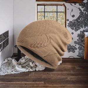 Bonnet brodé côtelé épais en vente en gros Bonnets à tricoter personnalisés Chapeaux avec logo Bonnet en acrylique jacquard à revers - Product Image 6