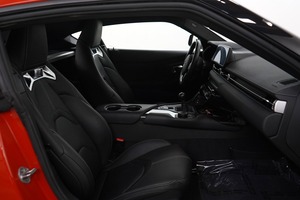 รถยนต์มือสองปี 2024 GR Supra รุ่นฉลองครบรอบ 45 ปี ไมล์น้อย สมรรถนะเครื่องยนต์ทรงพลัง พร้อมที่นั่งแสนสบาย - Product Image 6