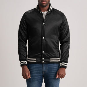Chaqueta Bomber Negra Elegante para Hombre, Satén, Ribete Blanco a Rayas, Cierre de Botones a Presión, Acabado Brillante Ligero, Estilo Urbano - Product Image 1