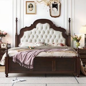 Cama Queen de lujo en madera maciza acabada a mano con una silueta clásica de 2 carteles y toques modernos para un dormitorio elegante de alta gama - Product Image 3