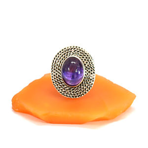 Anillo de compromiso de amatista con forma ovalada de Plata de Ley 925 al por mayor, hermoso diseño elegante para boda, color púrpura - Product Image 1
